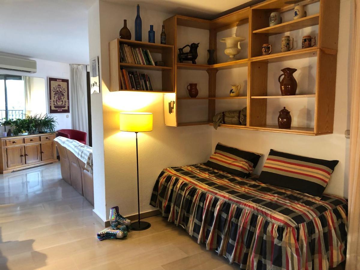 Loft Acogedor Con Terraza Y Parking En El Centro Apartment Huesca Ngoại thất bức ảnh